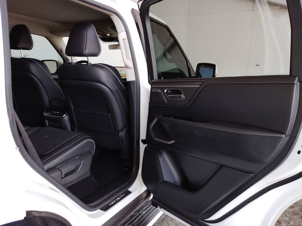 Used 2026 INFINITI QX80 Luxe w/ Cargo Package AWD/4WD image 14
