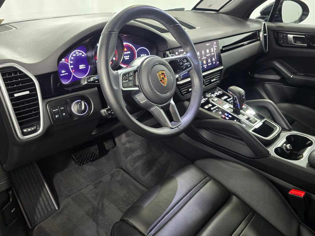 Certified 2023 Porsche Cayenne Platinum Edition AWD/4WD image 4
