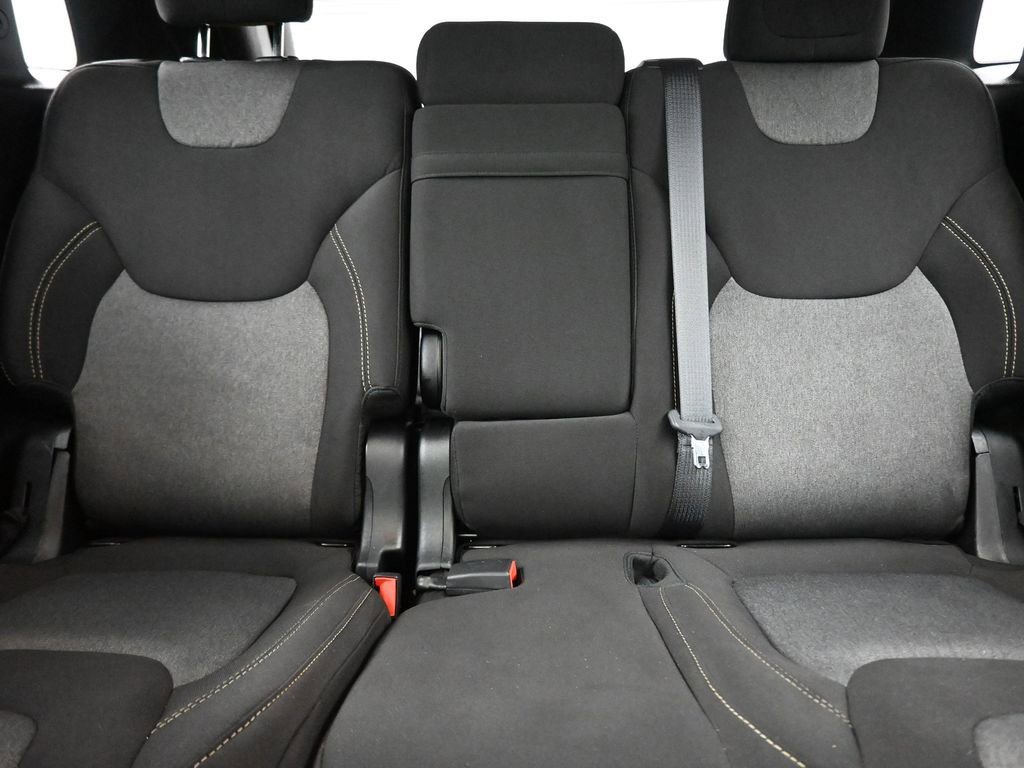 Used 2017 Jeep Cherokee Sport w/ Cold Weather Group image 27