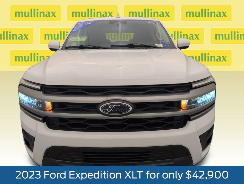 Certified 2023 Ford Expedition XLT image 16