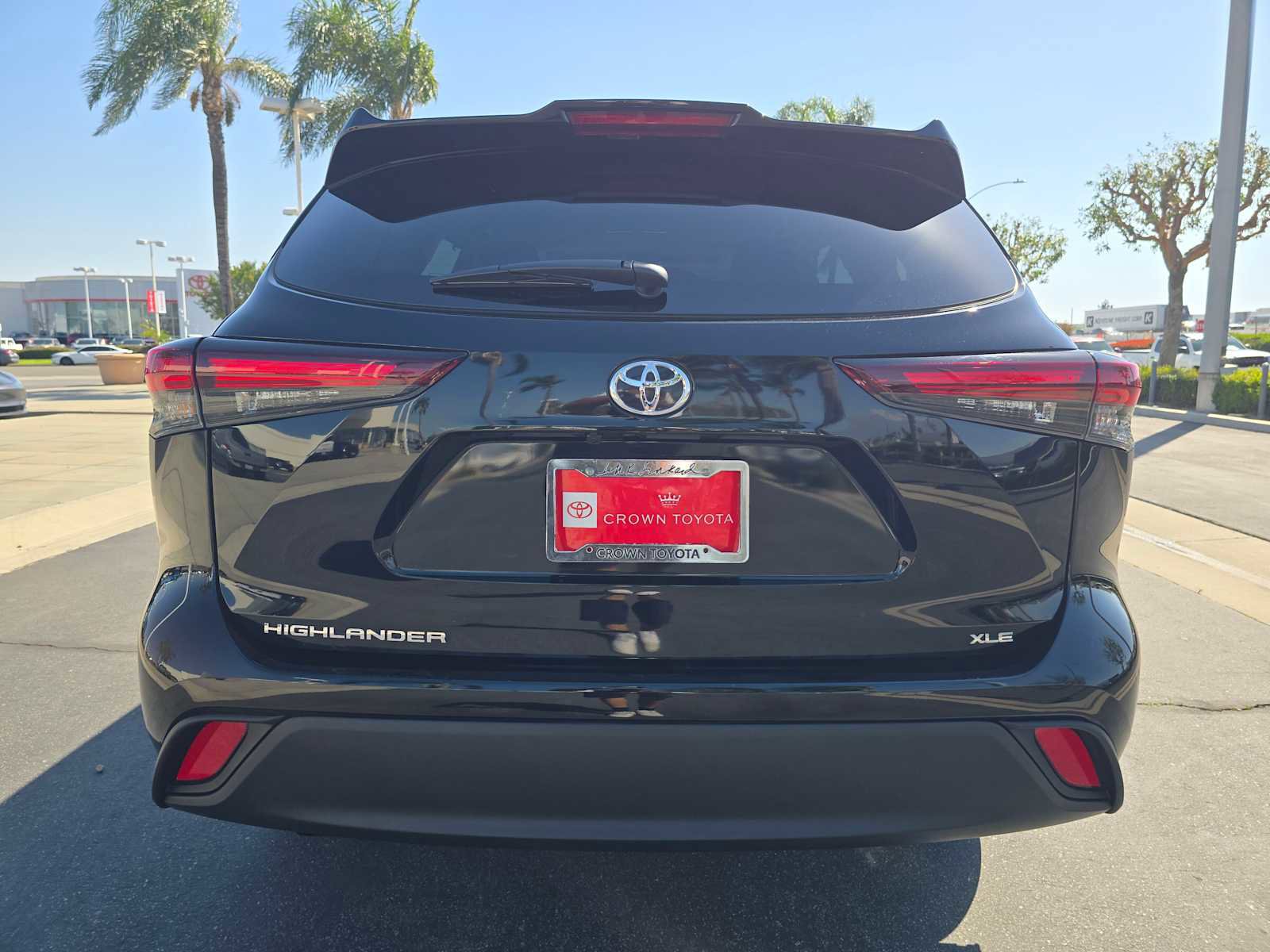 Used 2025 Toyota Highlander XLE FWD image 15