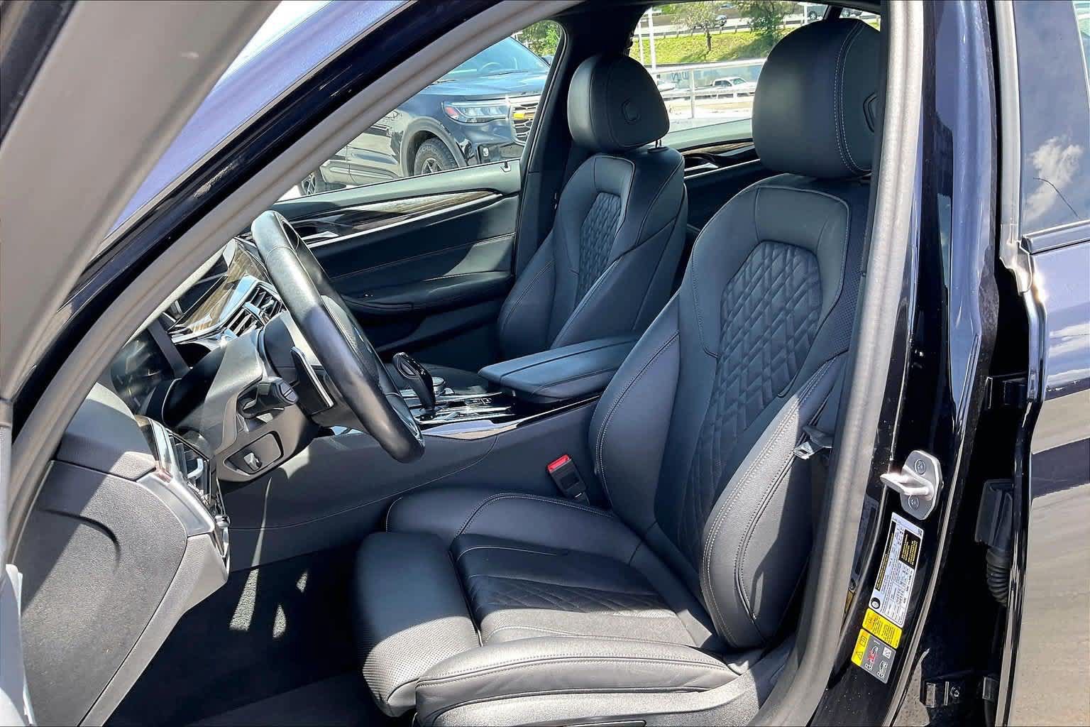 Used 2023 BMW 530e w/ M Sport Package RWD image 11
