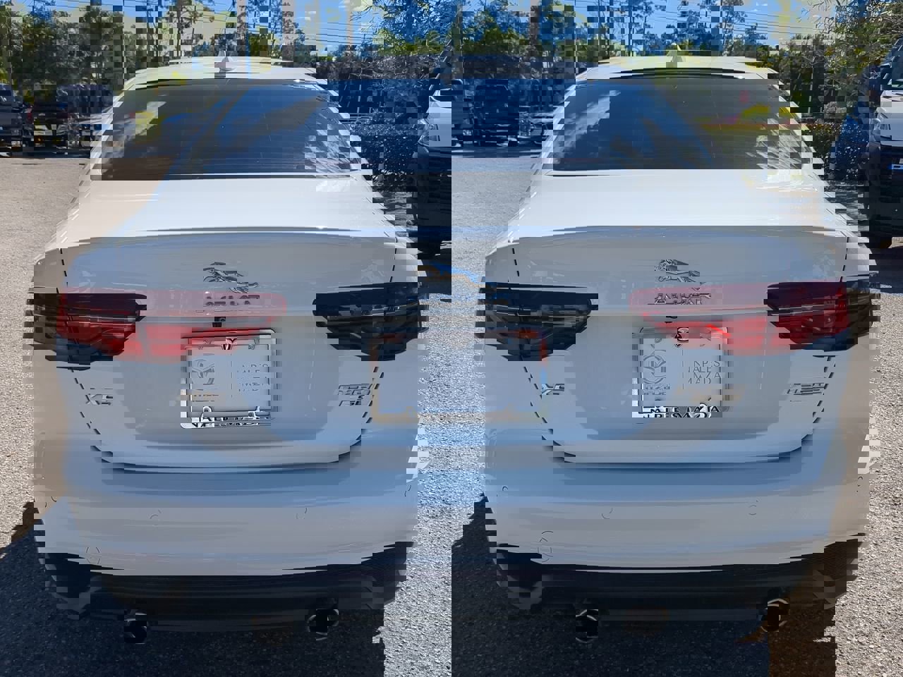 Used 2020 Jaguar XE S image 6