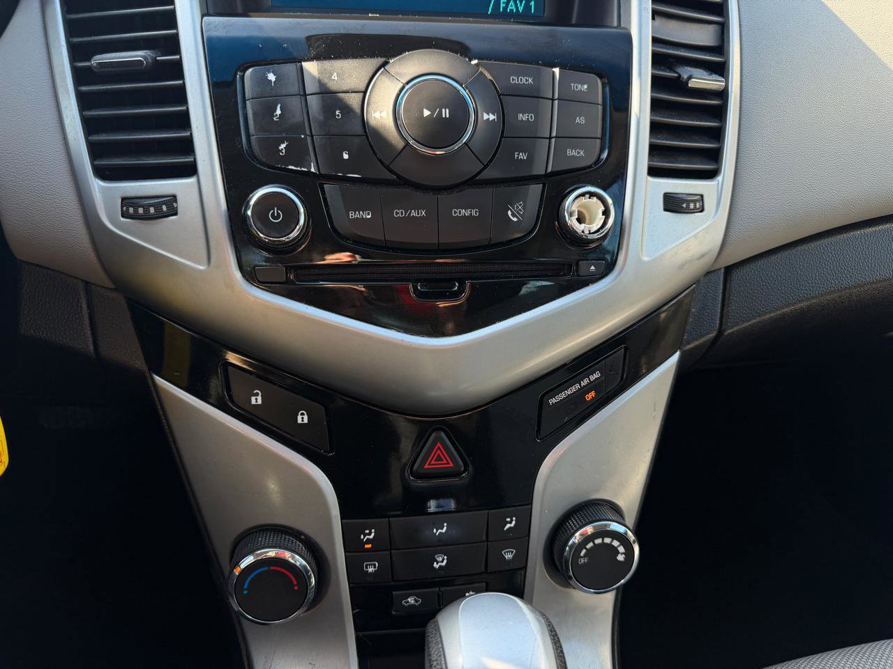 Used 2013 Chevrolet Cruze LS FWD image 17