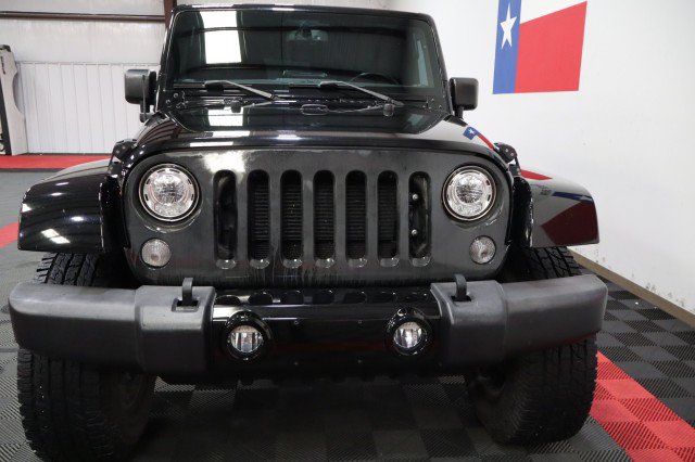 Used 2017 Jeep Wrangler Unlimited Sahara w/ Connectivity Group AWD/4WD image 16
