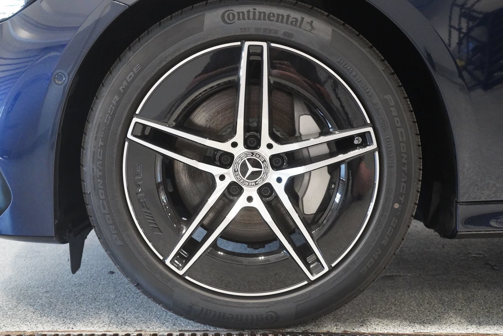 New 2026 Mercedes-Benz E 350 4MATIC Sedan image 11