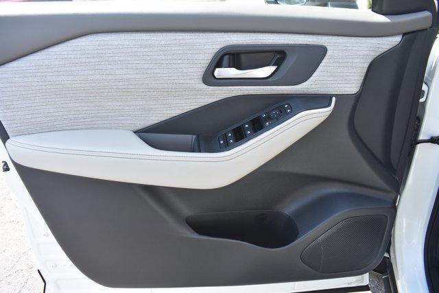 Used 2023 Nissan Rogue SV AWD/4WD image 11