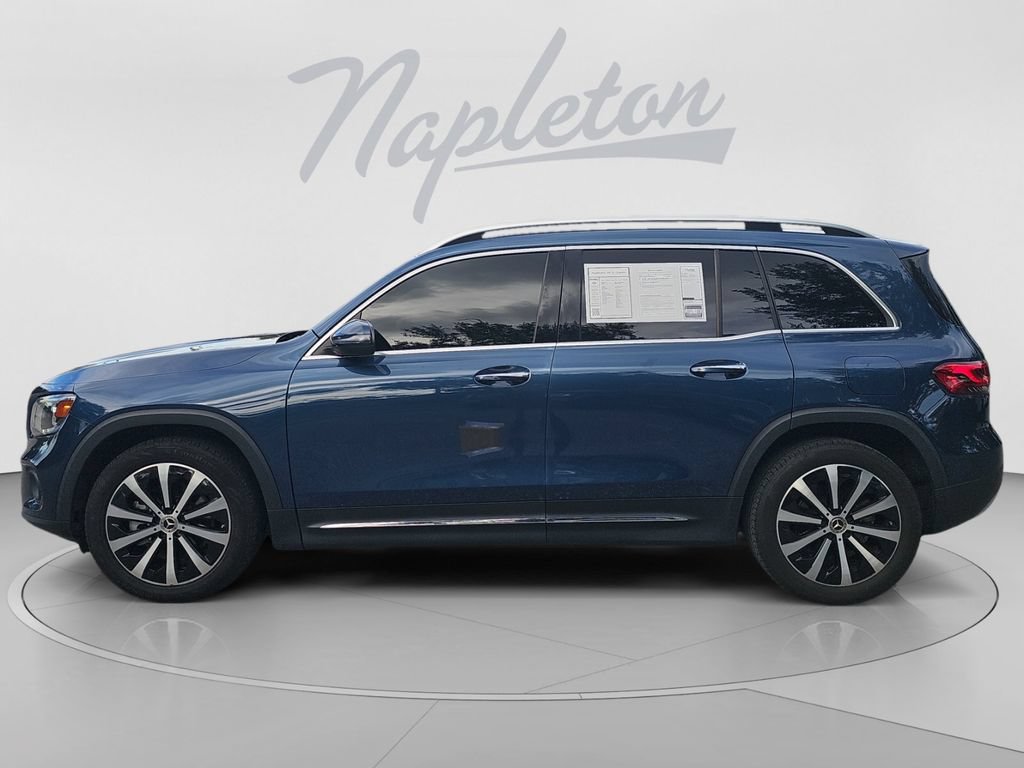 Used 2023 Mercedes-Benz GLB 250 4MATIC w/ Premium Package image 2