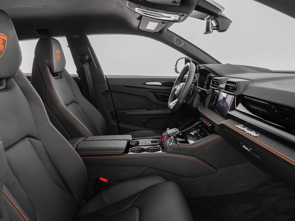 Used 2025 Lamborghini Urus SE AWD/4WD image 27