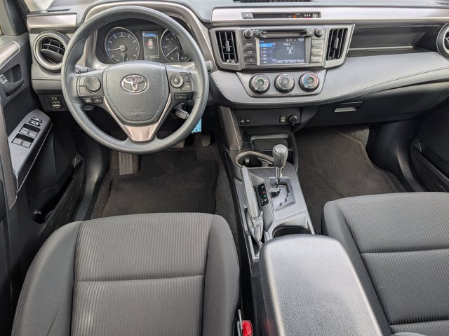 Used 2018 Toyota RAV4 LE FWD image 19