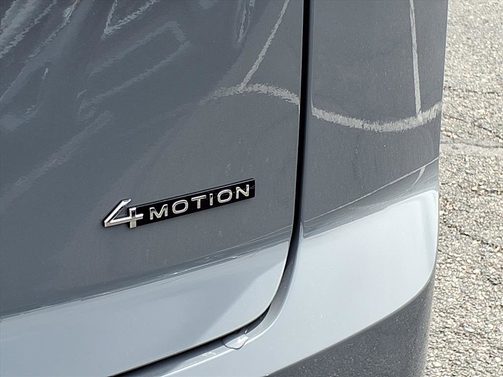 New 2026 Volkswagen Atlas Cross Sport SEL Premium R-Line image 8