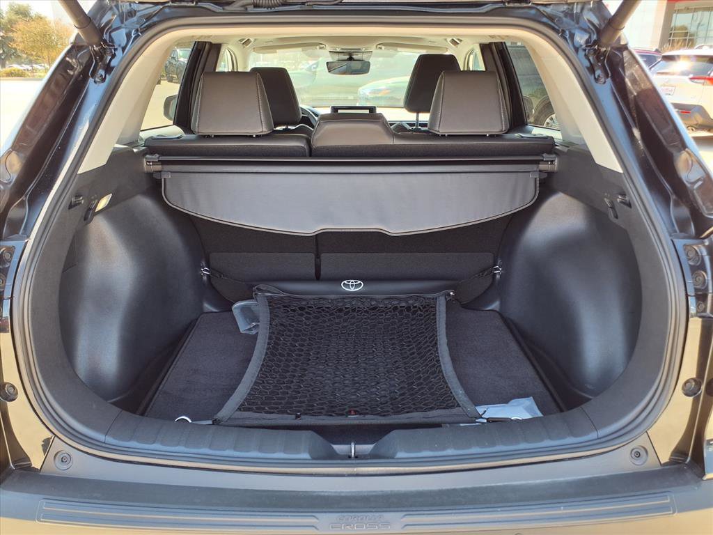 Certified 2025 Toyota Corolla Cross XLE image 11