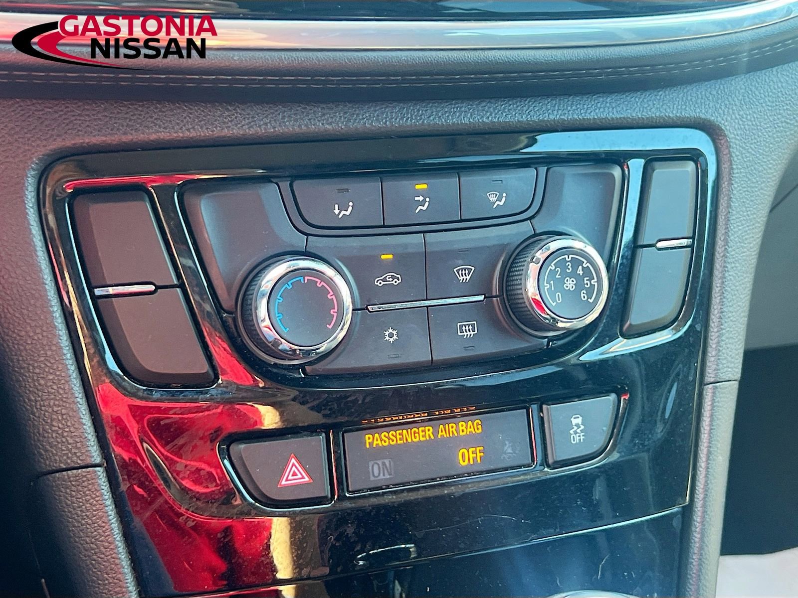 Used 2020 Buick Encore Preferred image 19