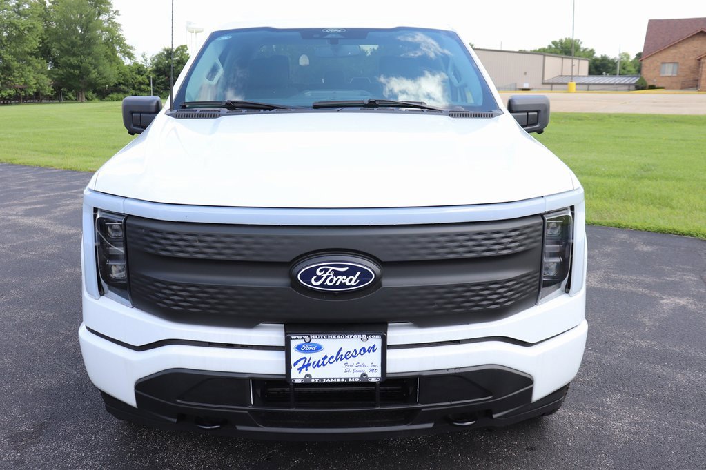 Used 2025 Ford F150 Lightning XLT image 5