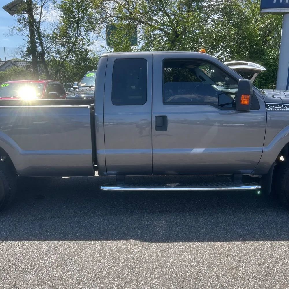 Used 2011 Ford F250 XLT w/ Snow Plow Prep Pkg AWD/4WD image 12