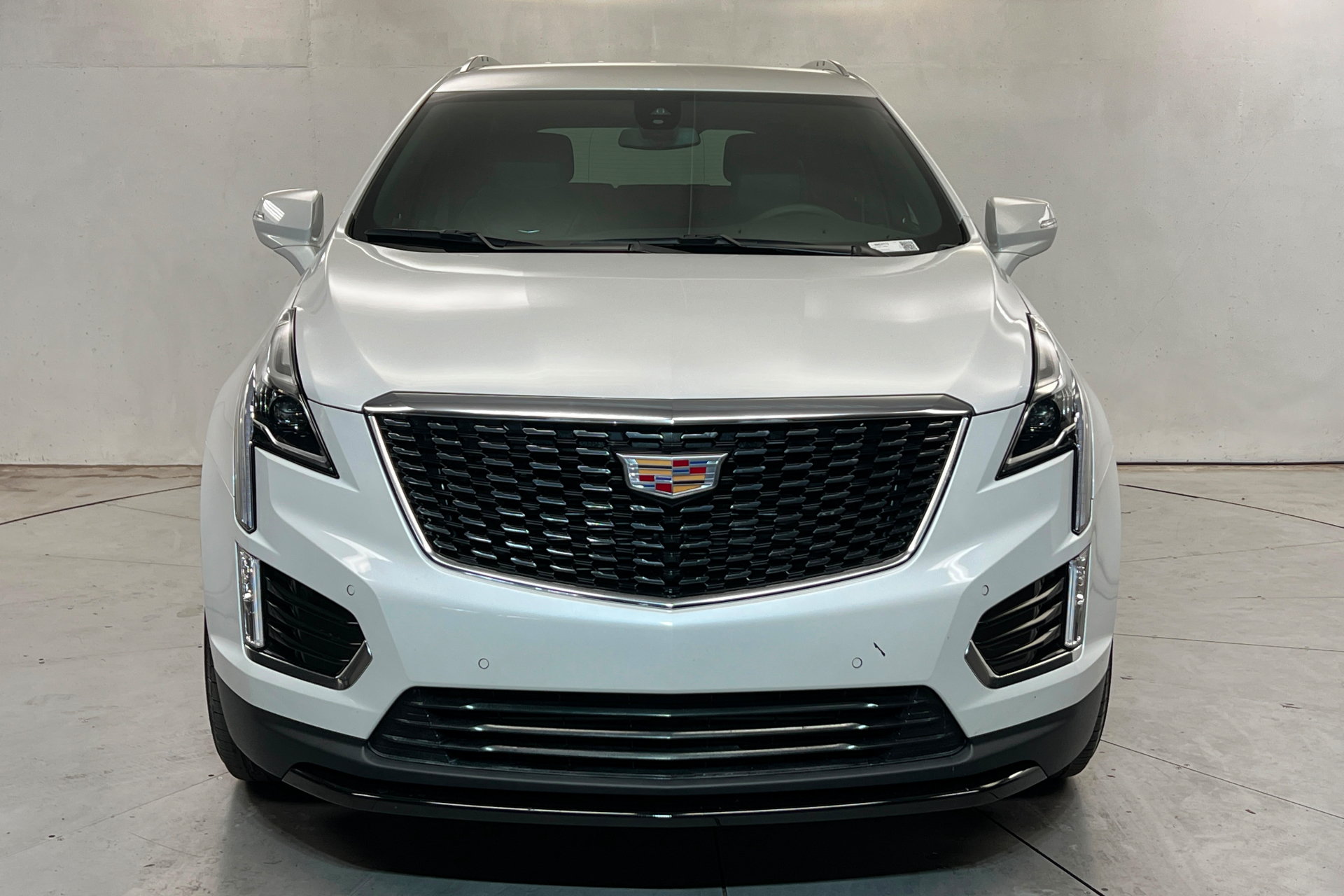 Used 2025 Cadillac XT5 Luxury w/ LPO, Floor Liner Package AWD/4WD image 8