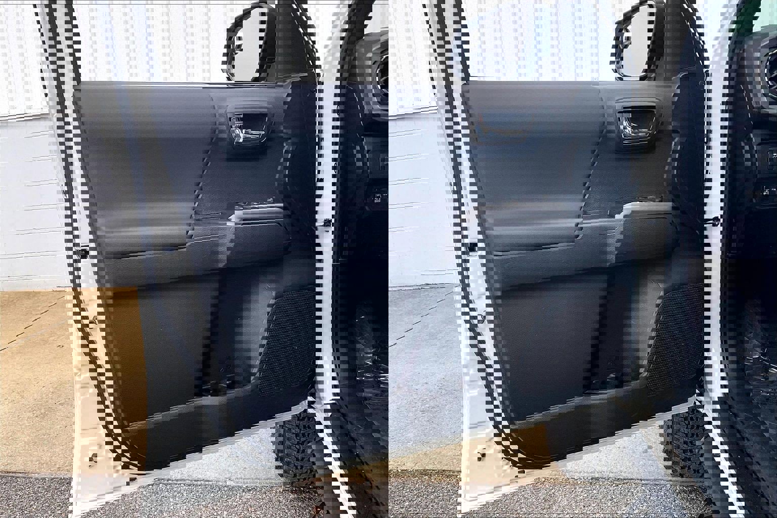 Used 2023 Toyota Tacoma TRD Off-Road image 27