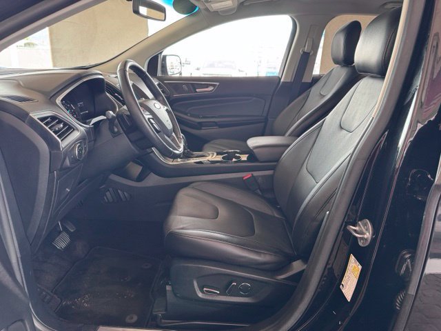 Used 2016 Ford Edge Titanium FWD image 9