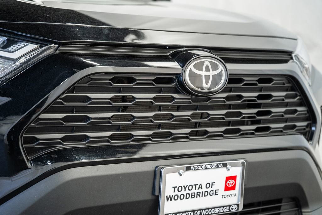 Used 2025 Toyota RAV4 XLE AWD/4WD image 9