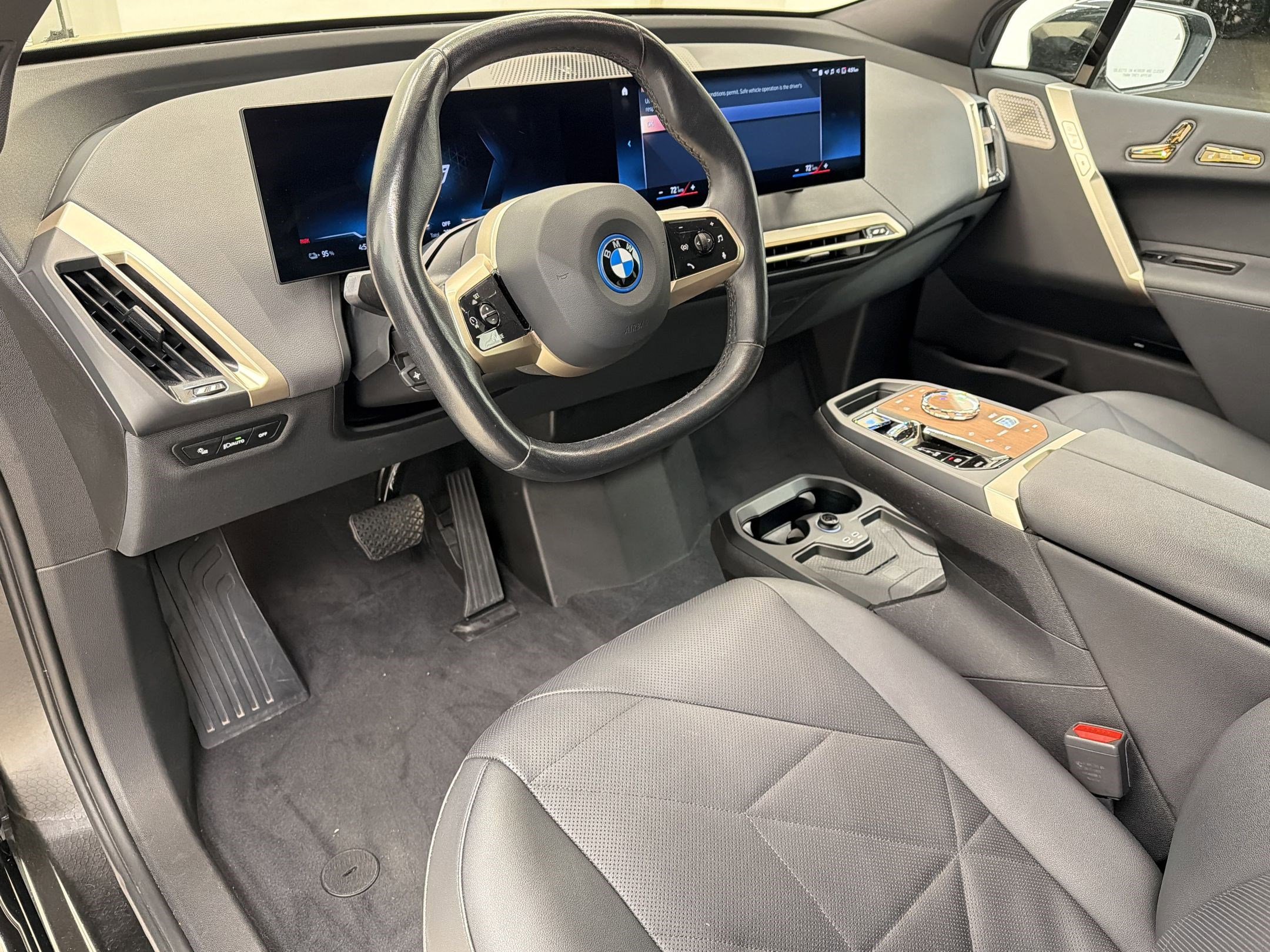 Certified 2023 BMW iX M60 w/ Executive Package image 4