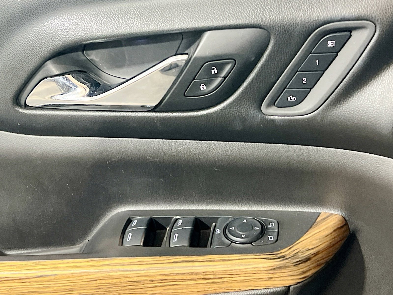 Used 2017 GMC Acadia Denali w/ Technology Package image 13