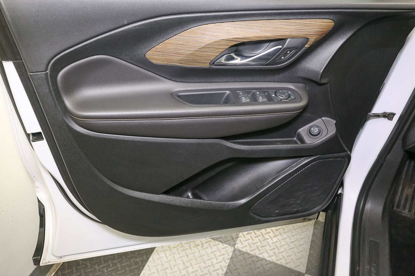 Used 2021 GMC Terrain SLE w/ Driver Convenience Package image 44