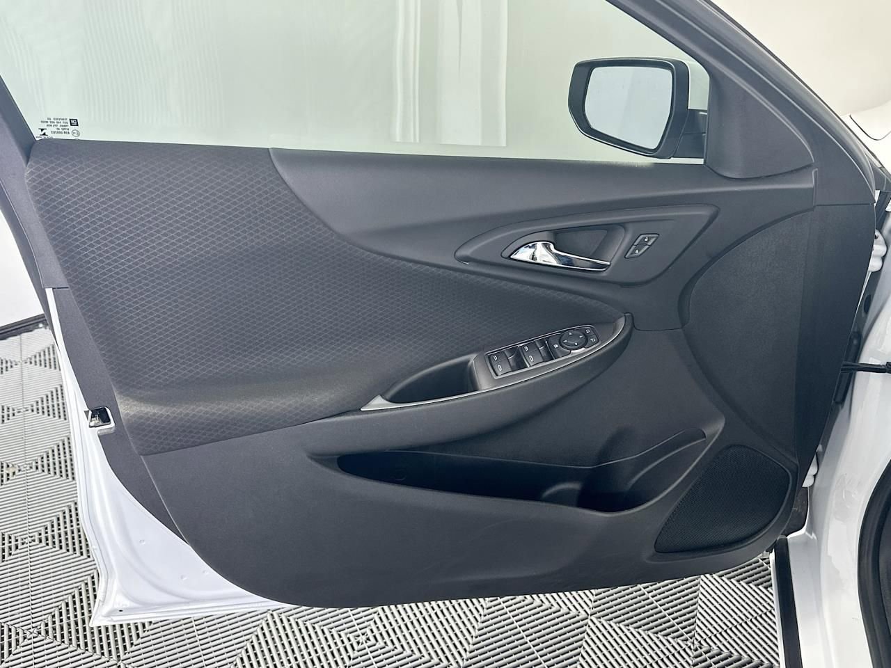 Used 2023 Chevrolet Malibu LT image 27