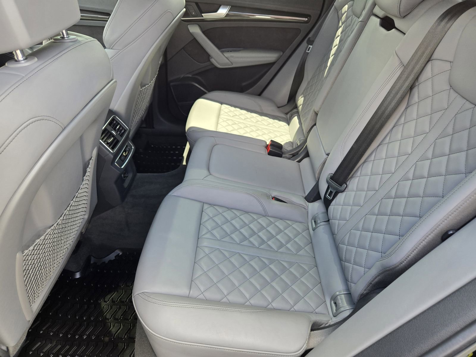 Used 2018 Audi SQ5 Prestige w/ Prestige Package image 28