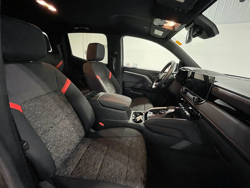 Used 2023 Chevrolet Colorado Z71 w/ Z71 Convenience Package 2 image 27