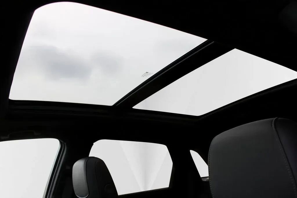 New 2025 Cadillac XT5 Premium Luxury AWD/4WD image 33