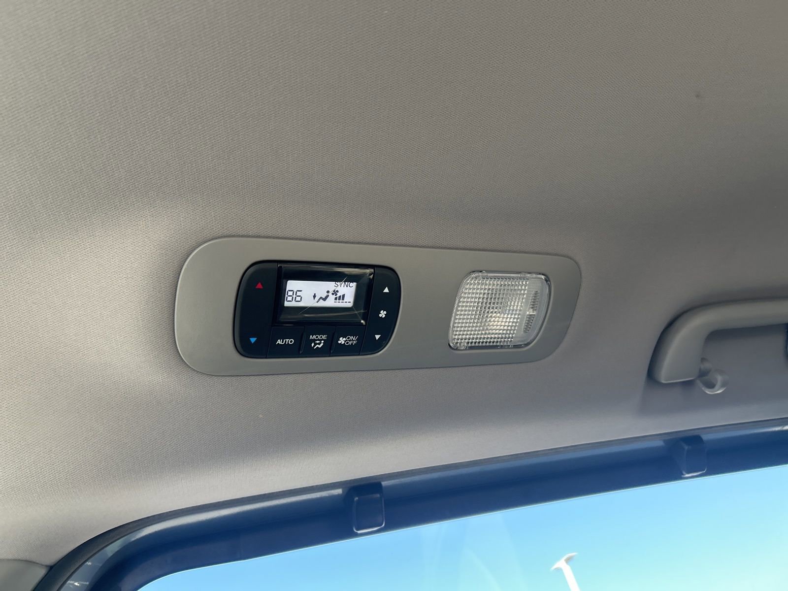 Used 2023 Honda Odyssey EX-L image 17