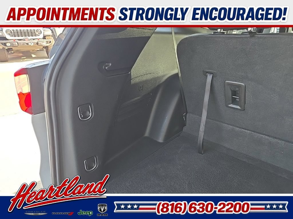 Used 2021 Chevrolet Traverse Premier AWD/4WD image 96