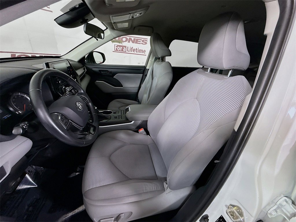 Certified 2020 Toyota Highlander LE image 27
