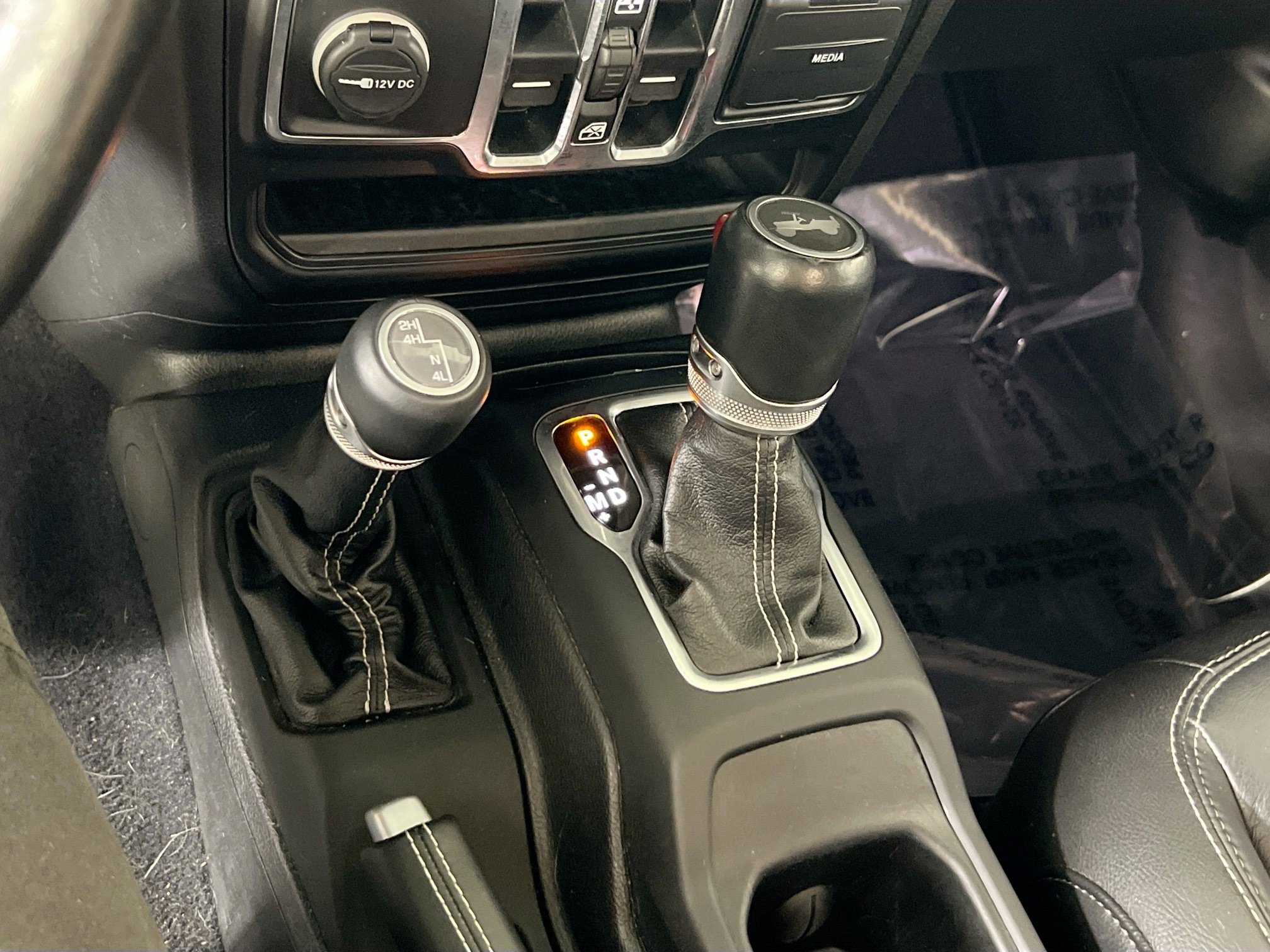 Used 2020 Jeep Wrangler Unlimited Sahara AWD/4WD image 17