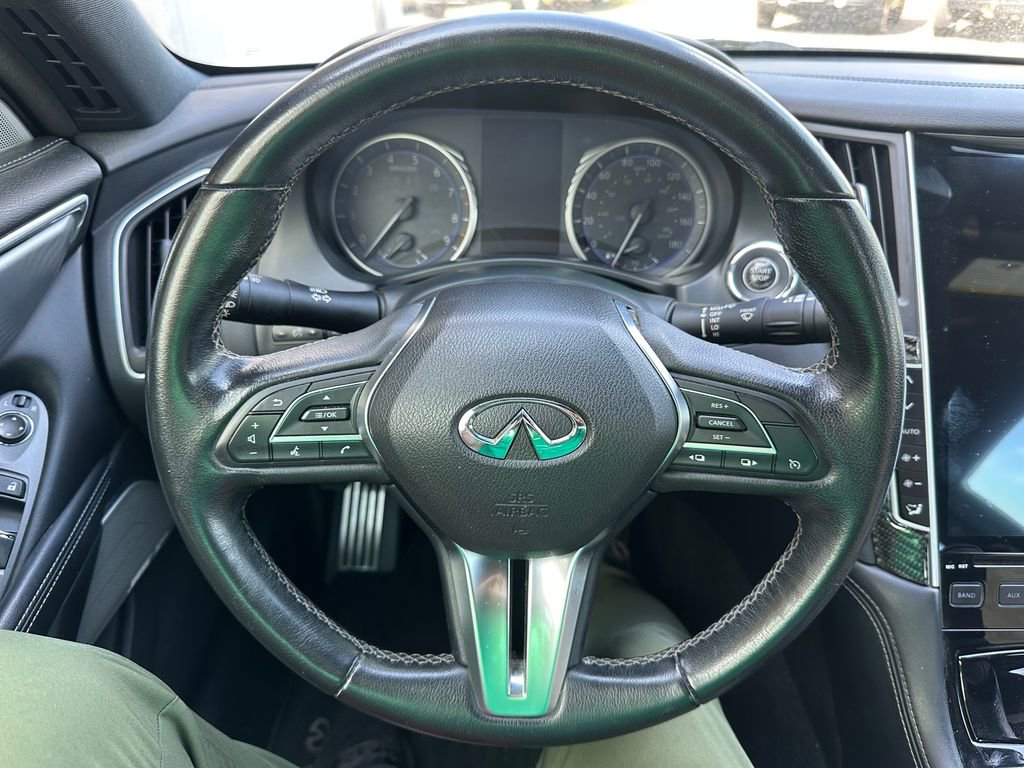 Used 2019 INFINITI Q60 3.0t Luxe RWD image 2