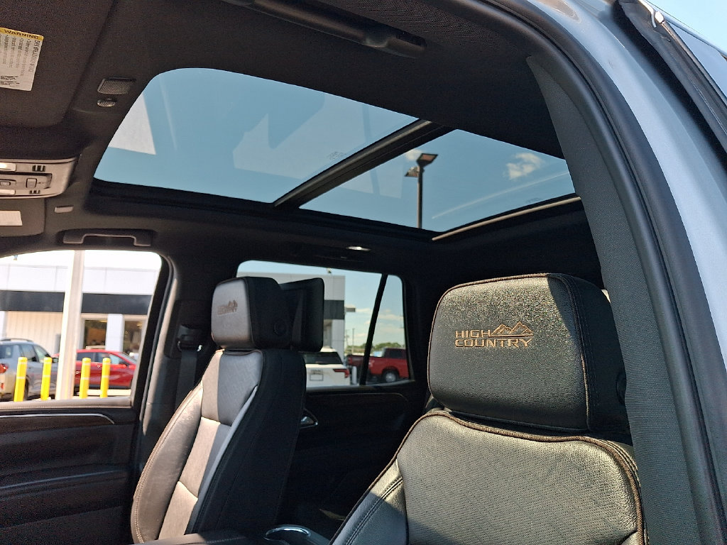 Used 2024 Chevrolet Tahoe High Country w/ Advanced Technology Package AWD/4WD image 16