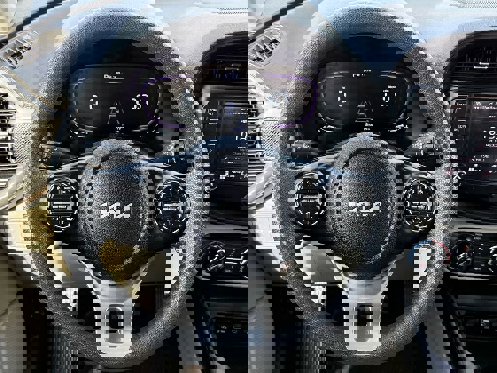 Used 2023 Kia Soul LX w/ LX Technology Package image 17