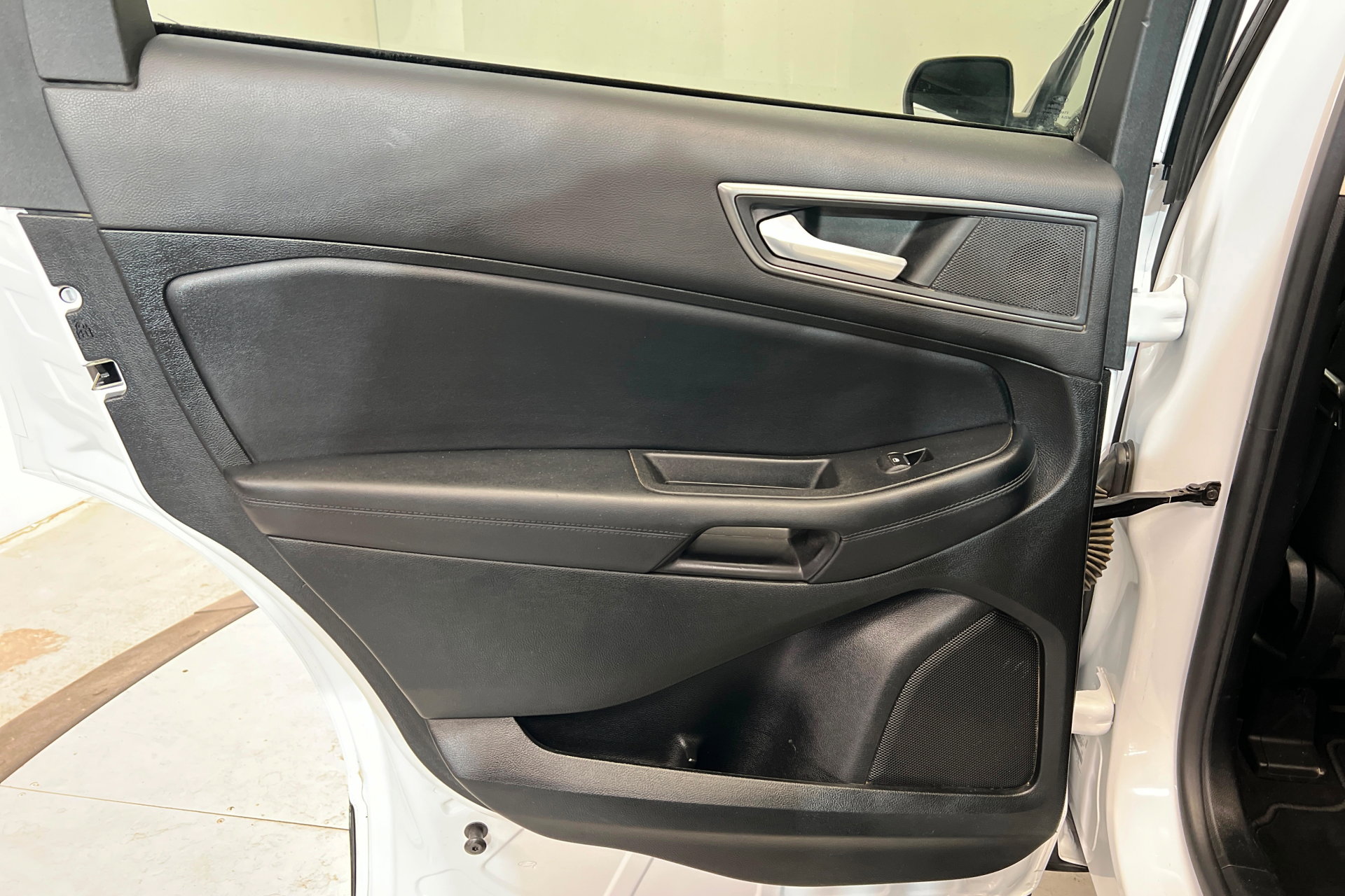 Used 2022 Ford Edge SE w/ Black Appearance Package image 18