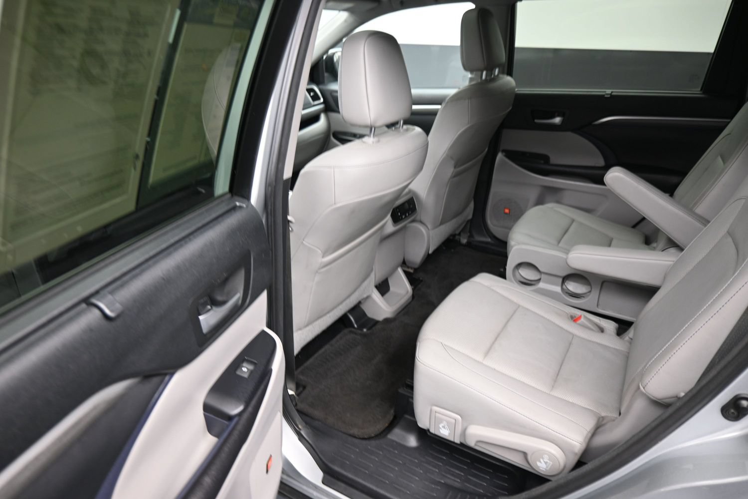 Used 2017 Toyota Highlander Limited w/ Protection Package #3 AWD/4WD image 17