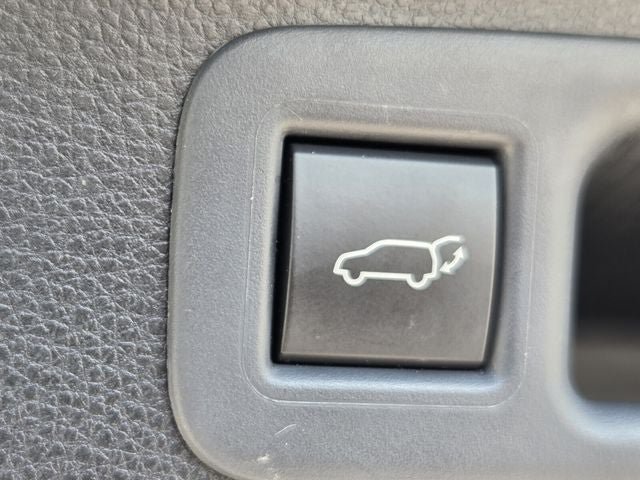Used 2023 Toyota Highlander XLE FWD image 36