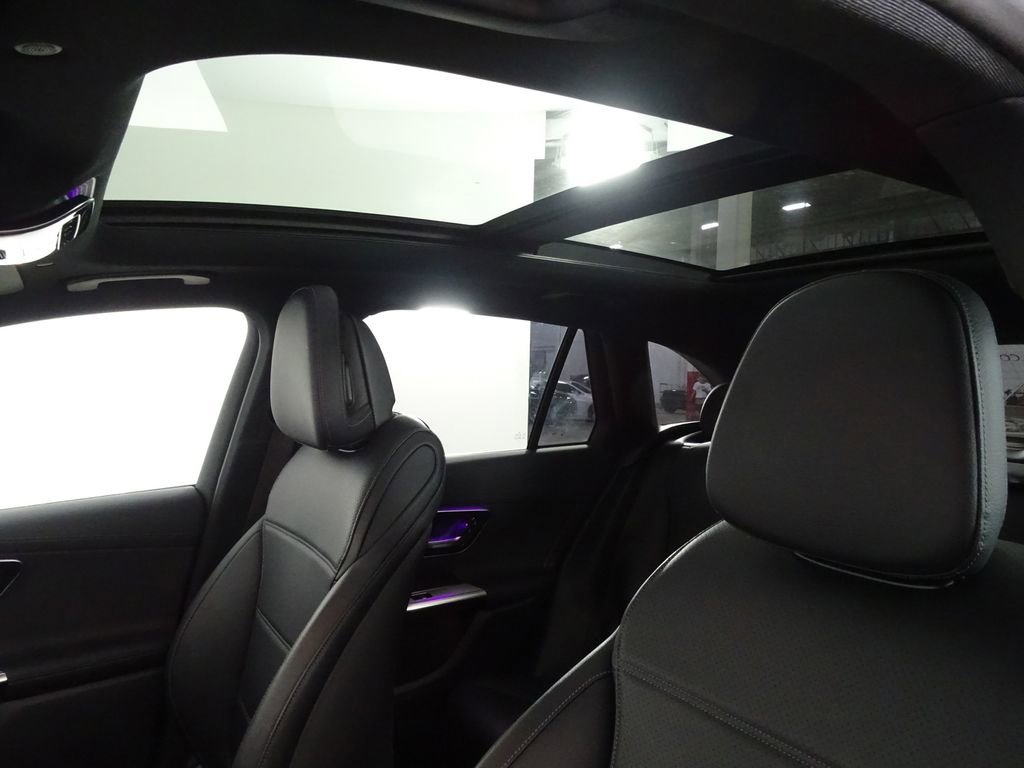 Used 2024 Mercedes-Benz GLC 300 image 10