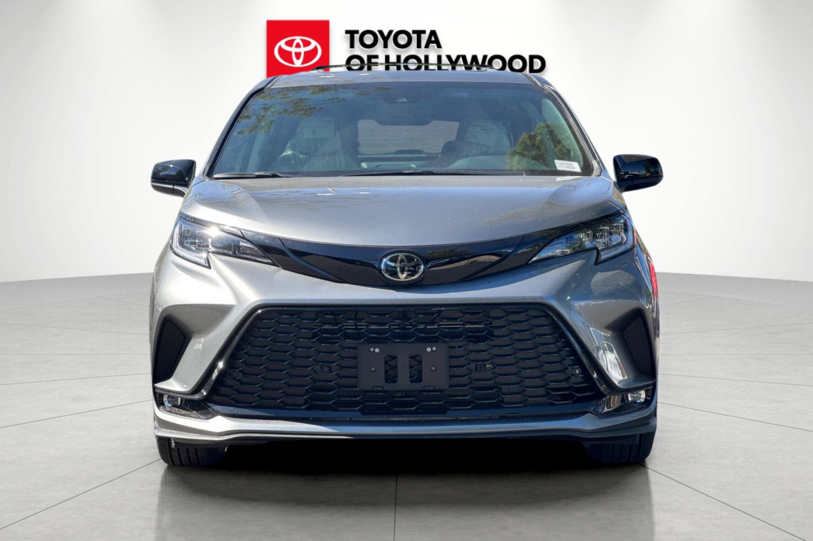 New 2026 Toyota Sienna XSE AWD/4WD image 8