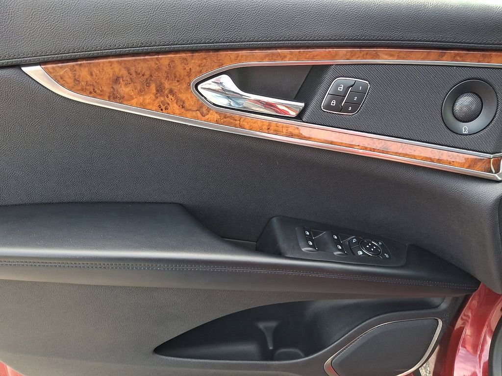 Certified 2020 Lincoln Nautilus Reserve w/ Equipment Group 201A image 12