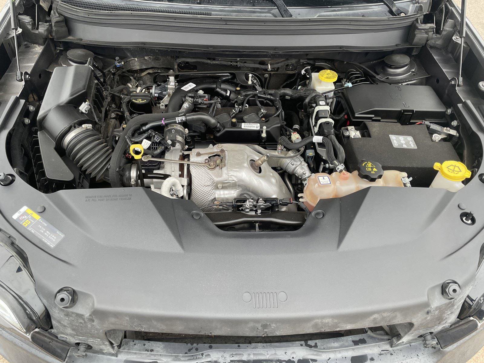 Used 2020 Jeep Cherokee Trailhawk w/ Cold Weather Group image 32