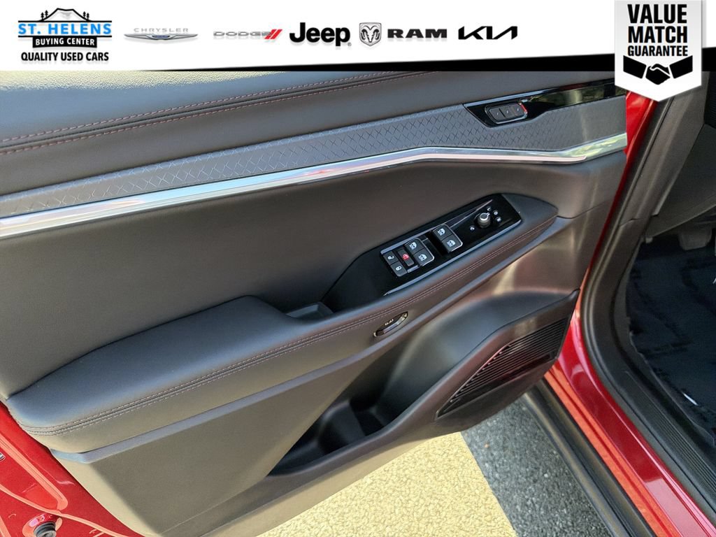 Used 2025 Jeep Wagoneer S Limited AWD/4WD image 16