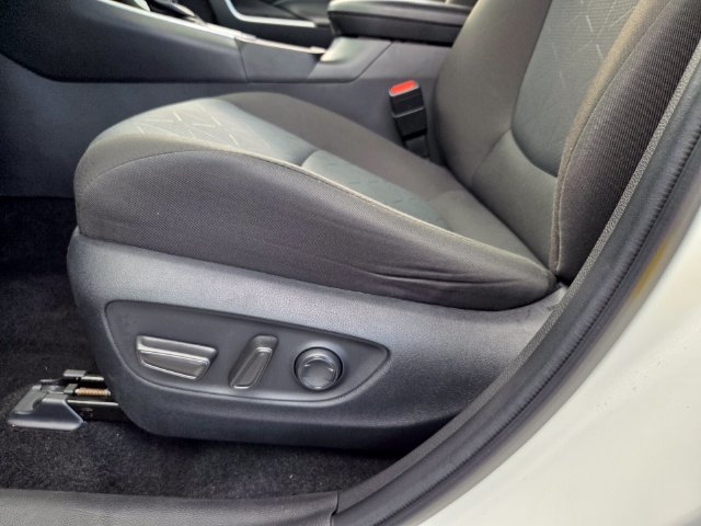 Used 2025 Toyota RAV4 XLE FWD image 10
