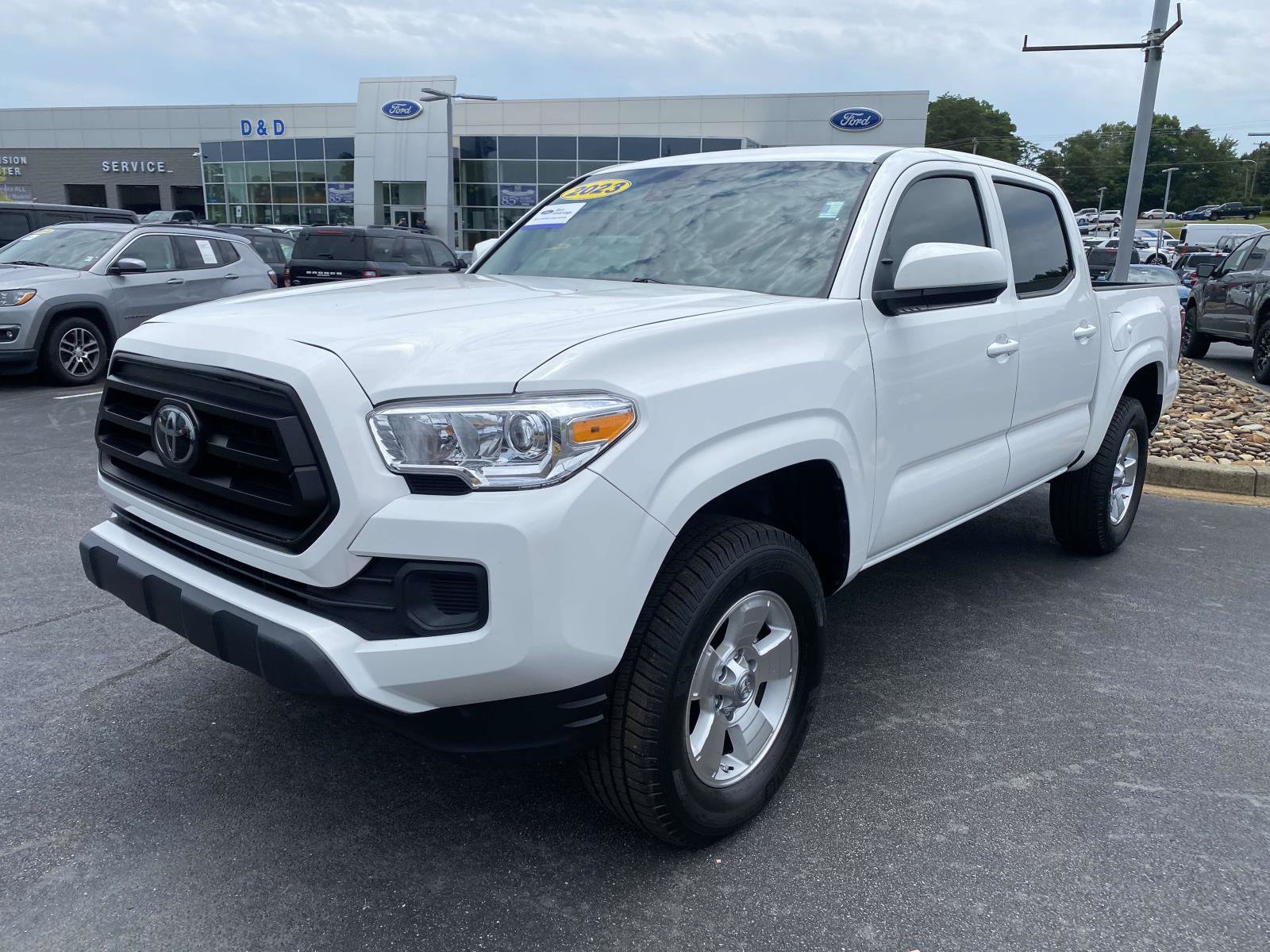 Used 2023 Toyota Tacoma SR AWD/4WD video 3