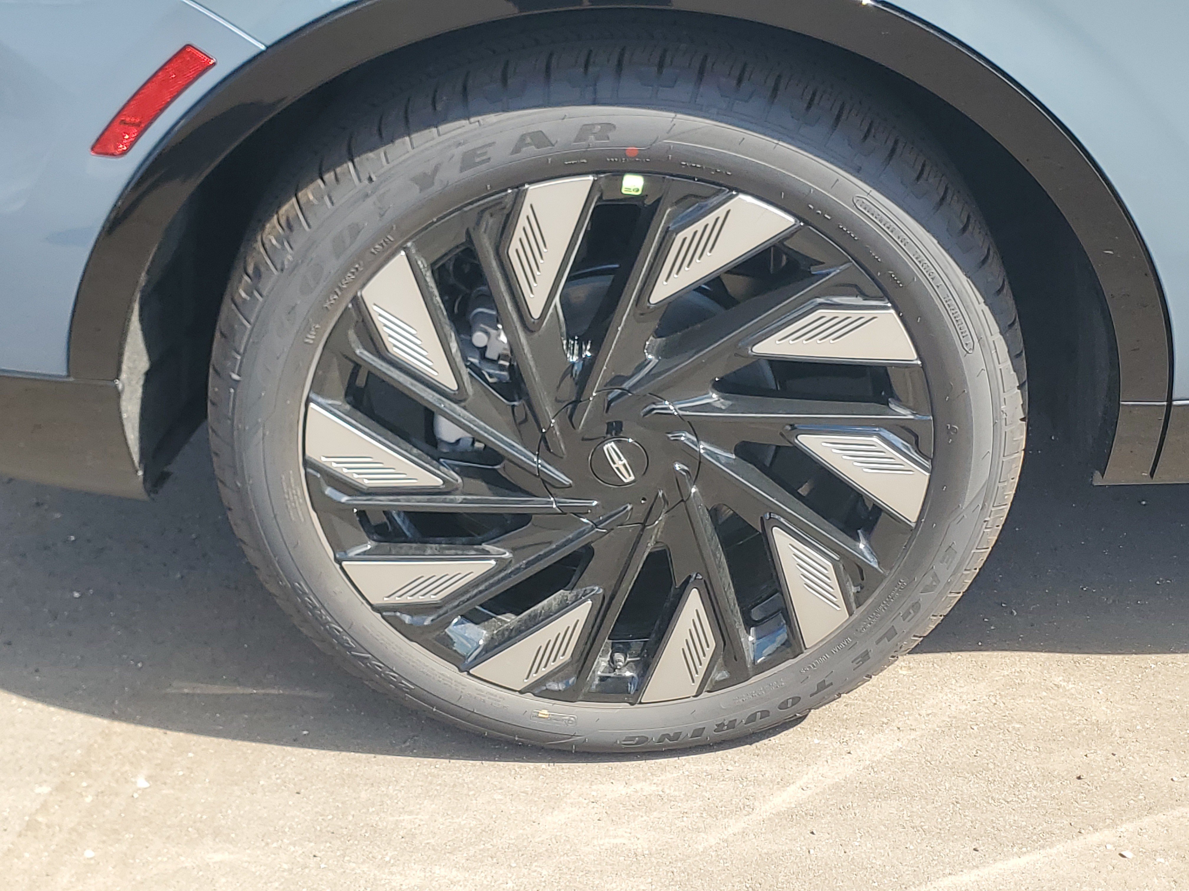 New 2026 Lincoln Nautilus Reserve AWD/4WD image 6