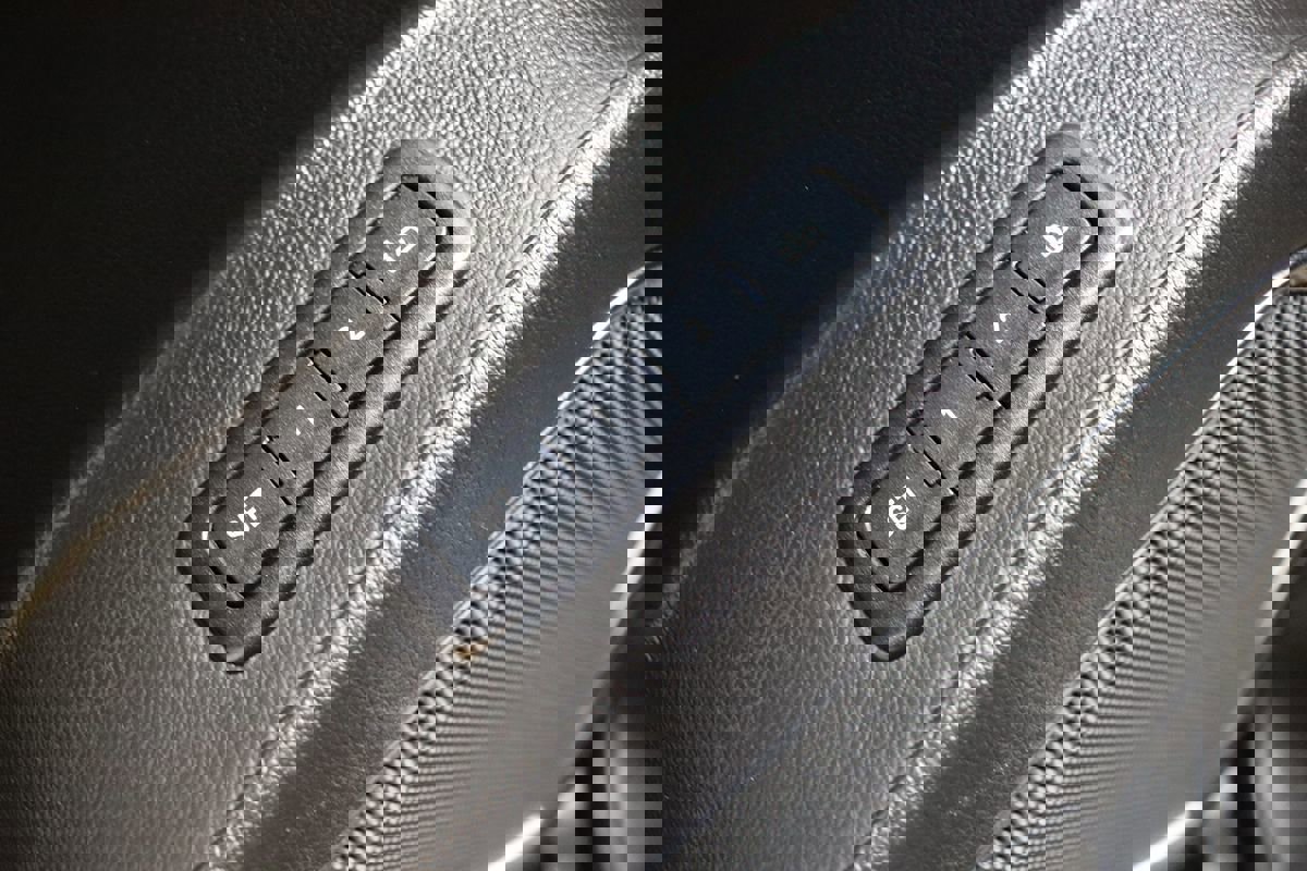 Used 2015 GMC Yukon SLT w/ HD Trailering Package image 36