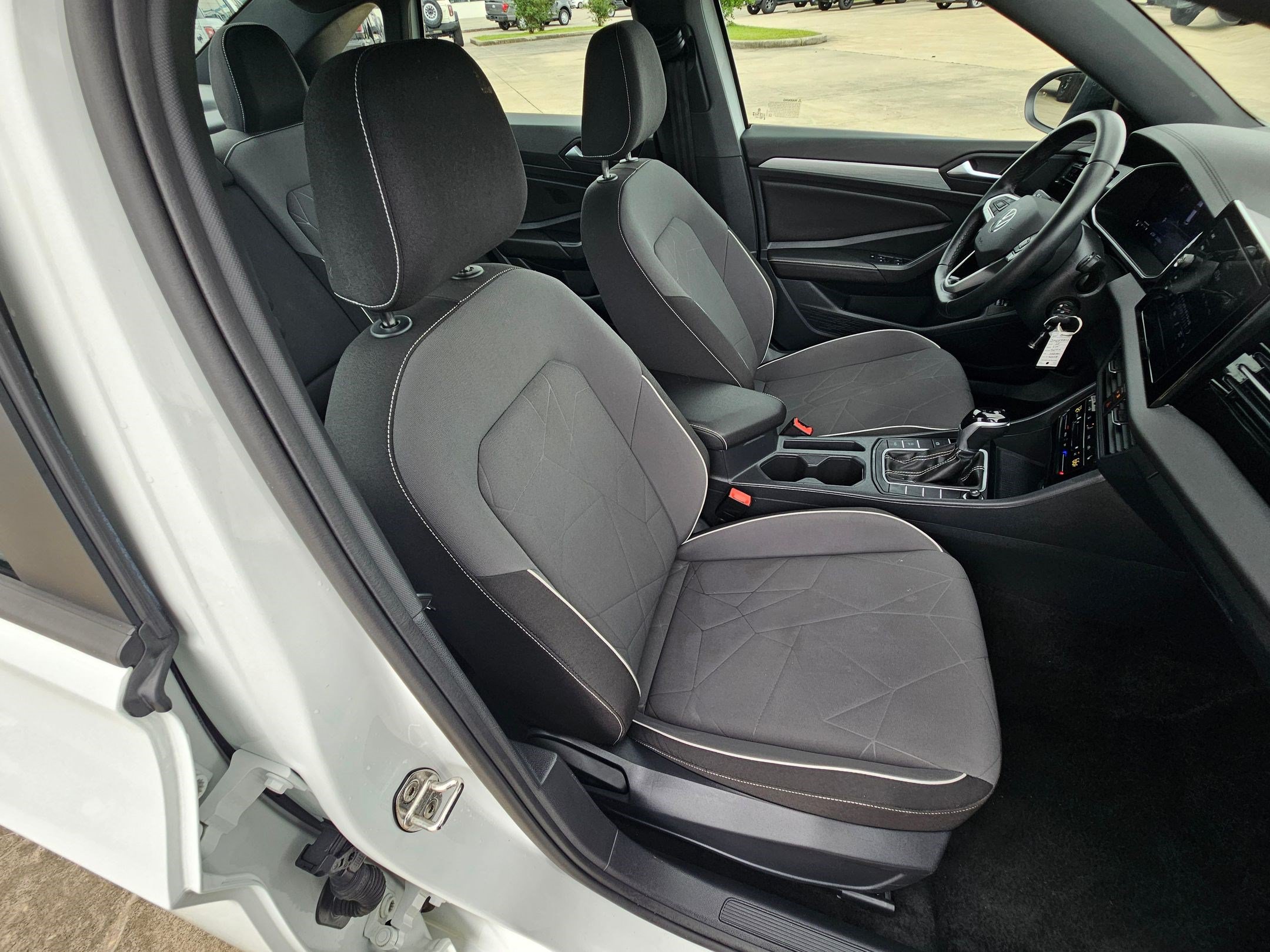 Used 2025 Volkswagen Jetta Sport FWD image 28